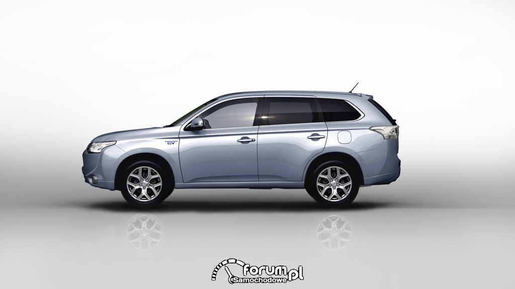 Mitsubishi Outlander PHEV, bok