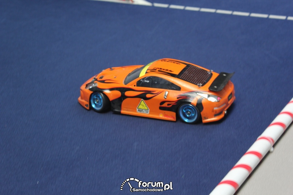 Nissan Z350 - model zdalnie sterowany