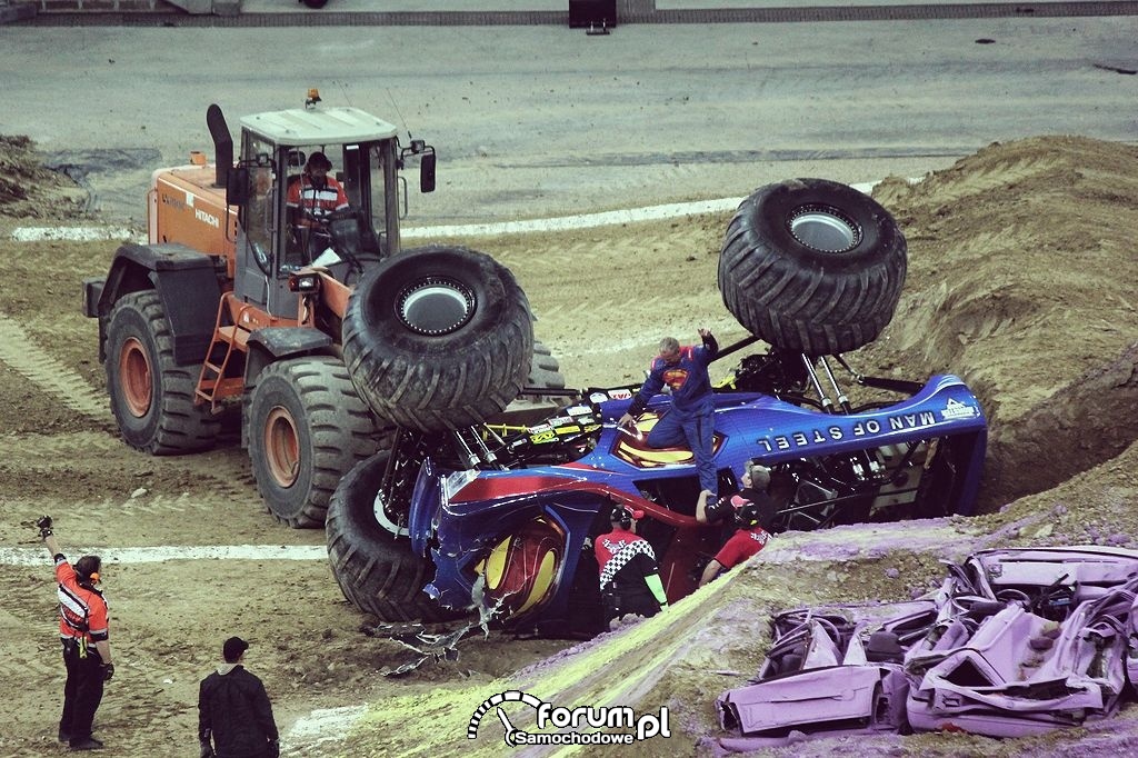 Man of Steel - Monster Truck, 12