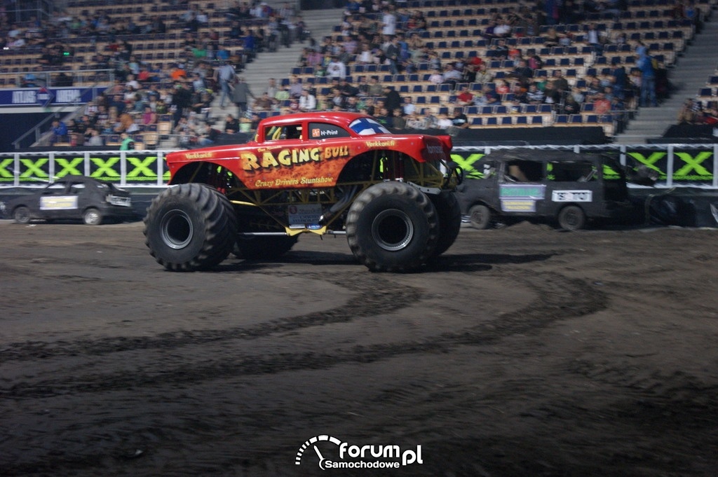 Monster Truck Raging Bull, 9