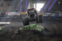 Reverse Racer - Monster Truck, podczas skoku, 2