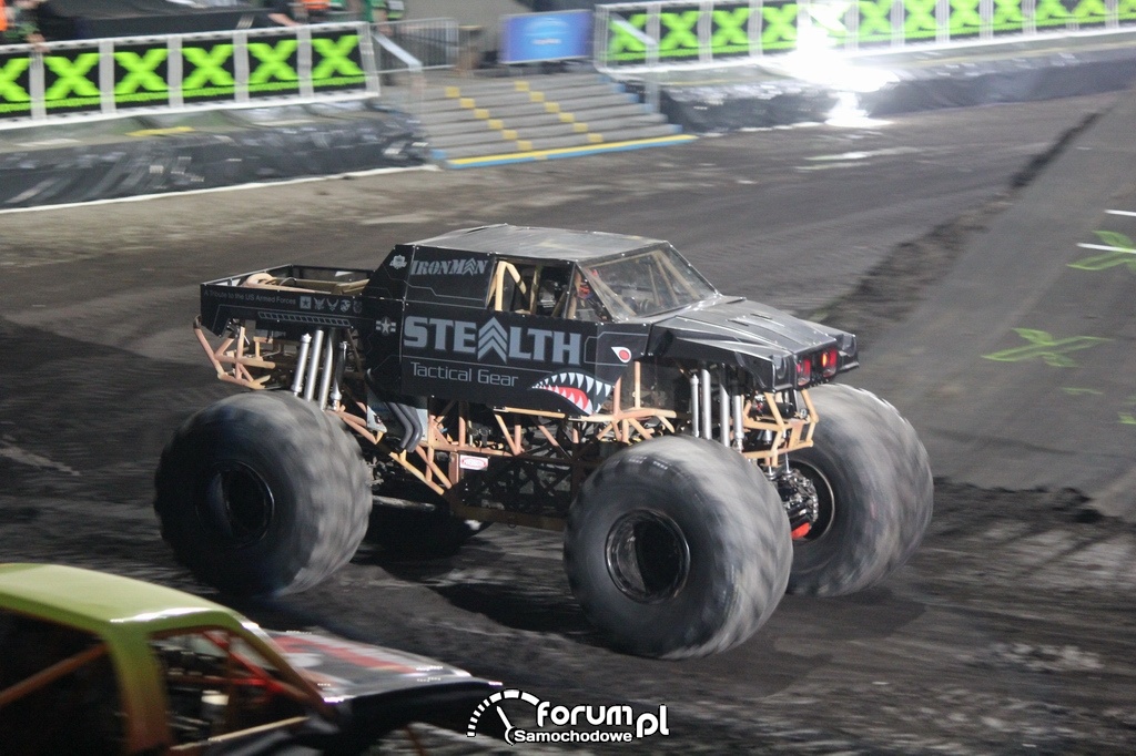 Stealth -  Monster Truck, 3