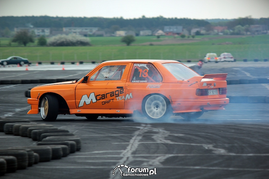 Drift, BMW E30, MGarage