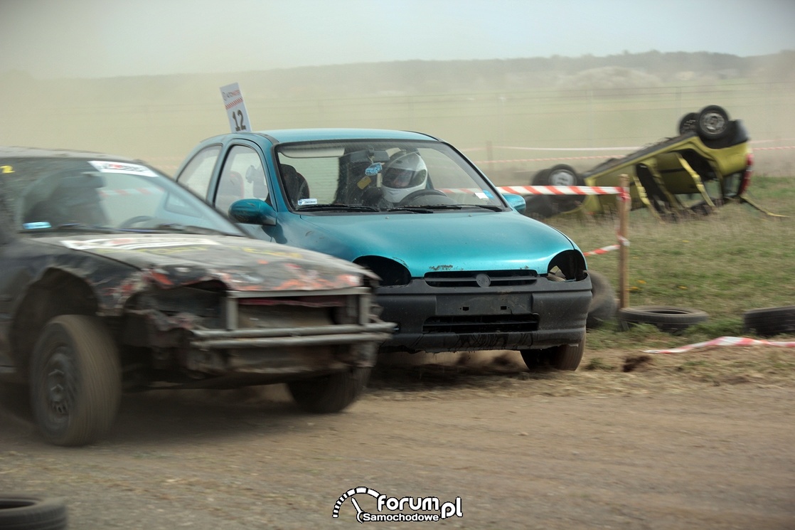 Wrak Race, Corsa vs. Civic