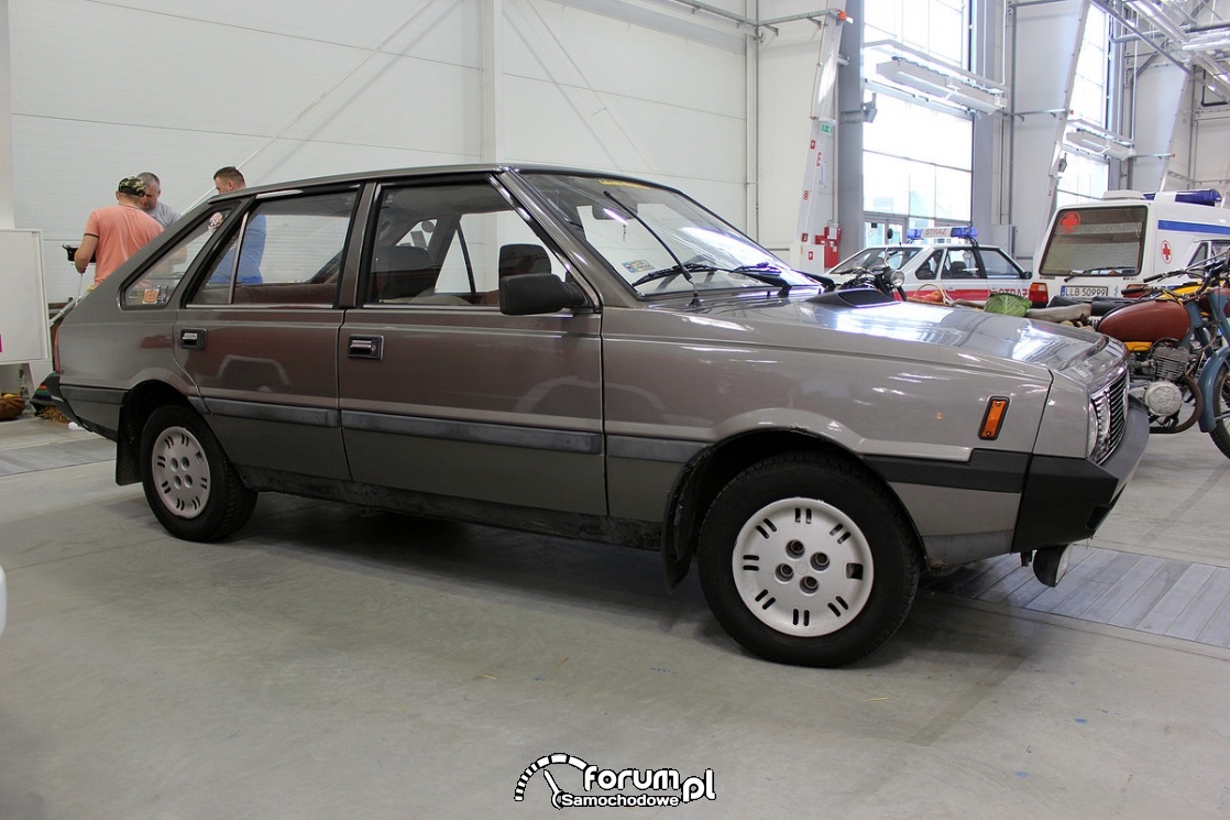 FSO Polonez 1500, bok