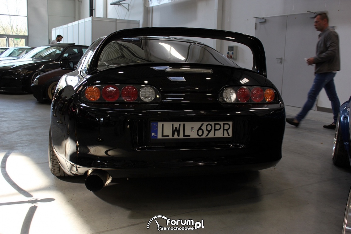 Toyota Supra, tył
