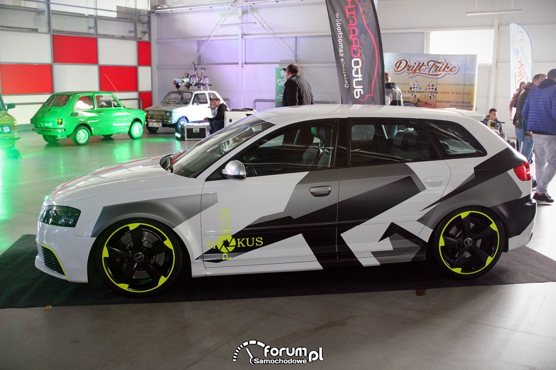 Audi RS3 8P, bok