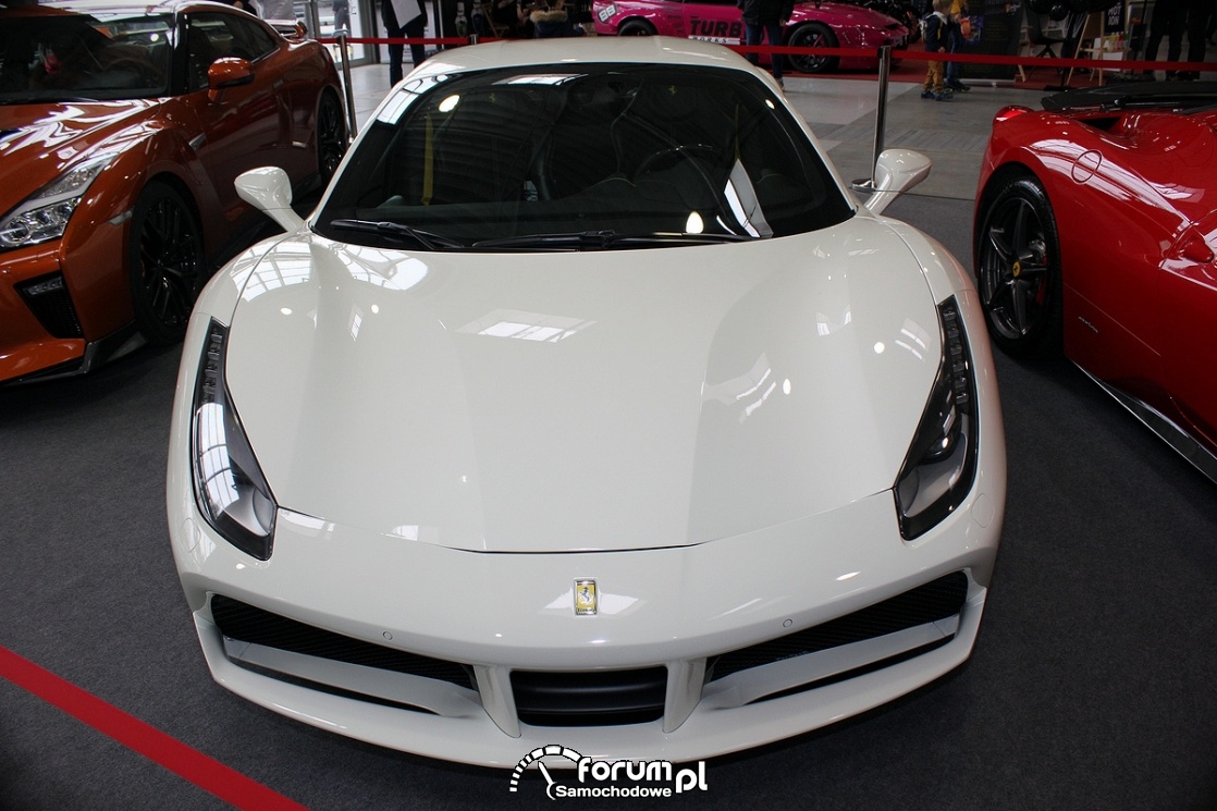 Ferrari 488 GTB, przód