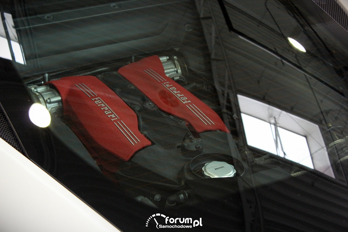Ferrari 488 GTB, silnik