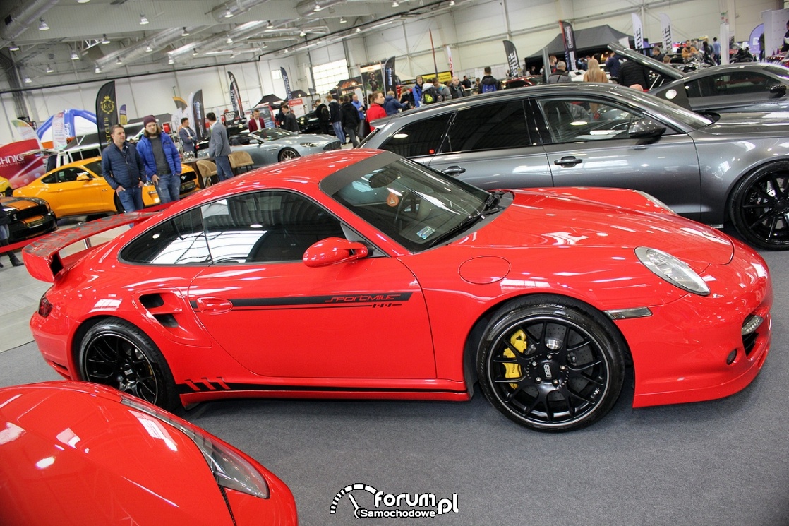 Porsche 911 Carrera Turbo, bok