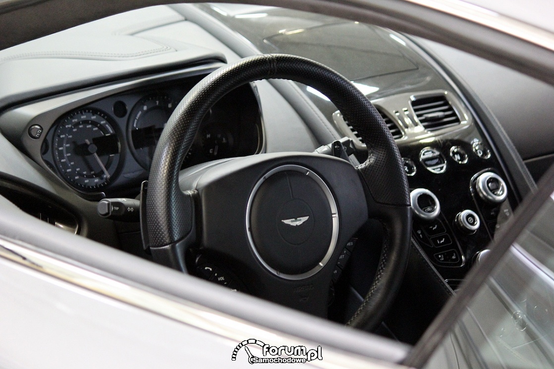 Aston Martin, wnętrze