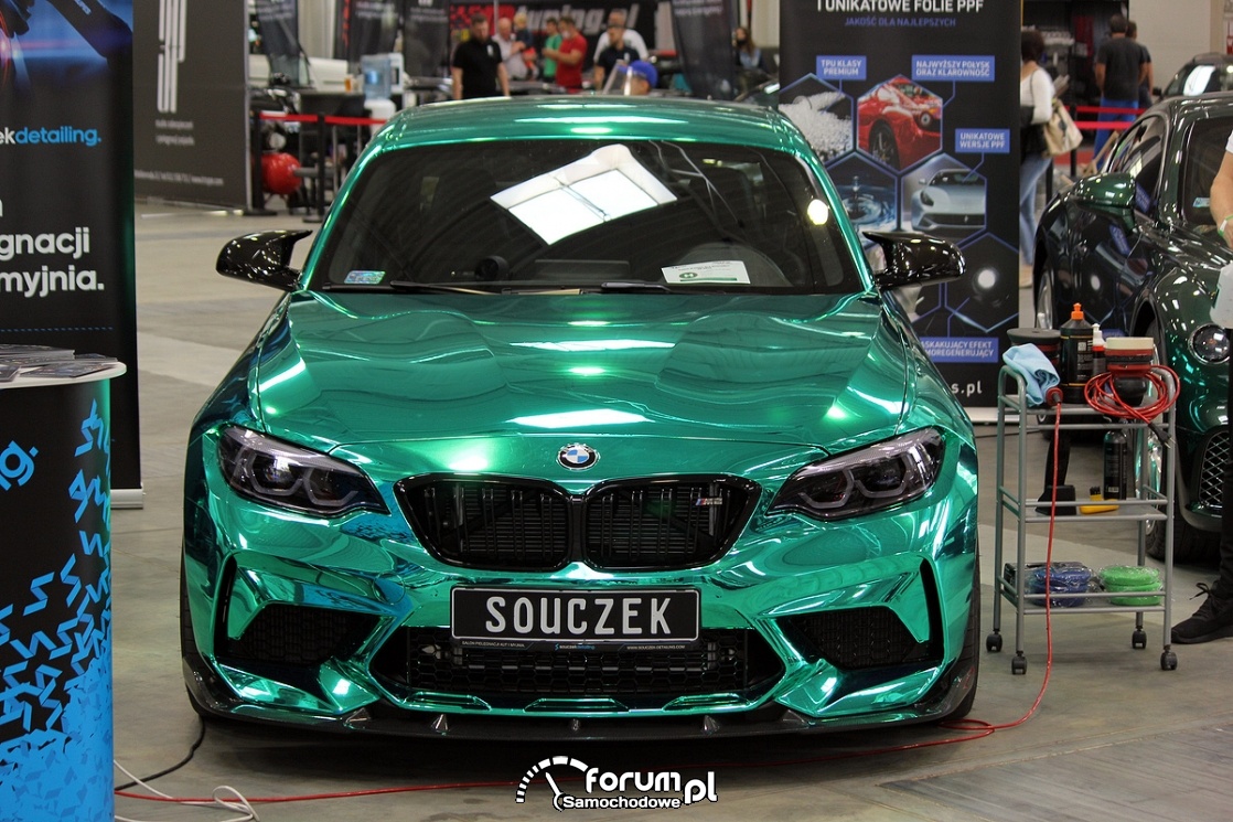 BMW M2, lustrzana folia na samochodzie