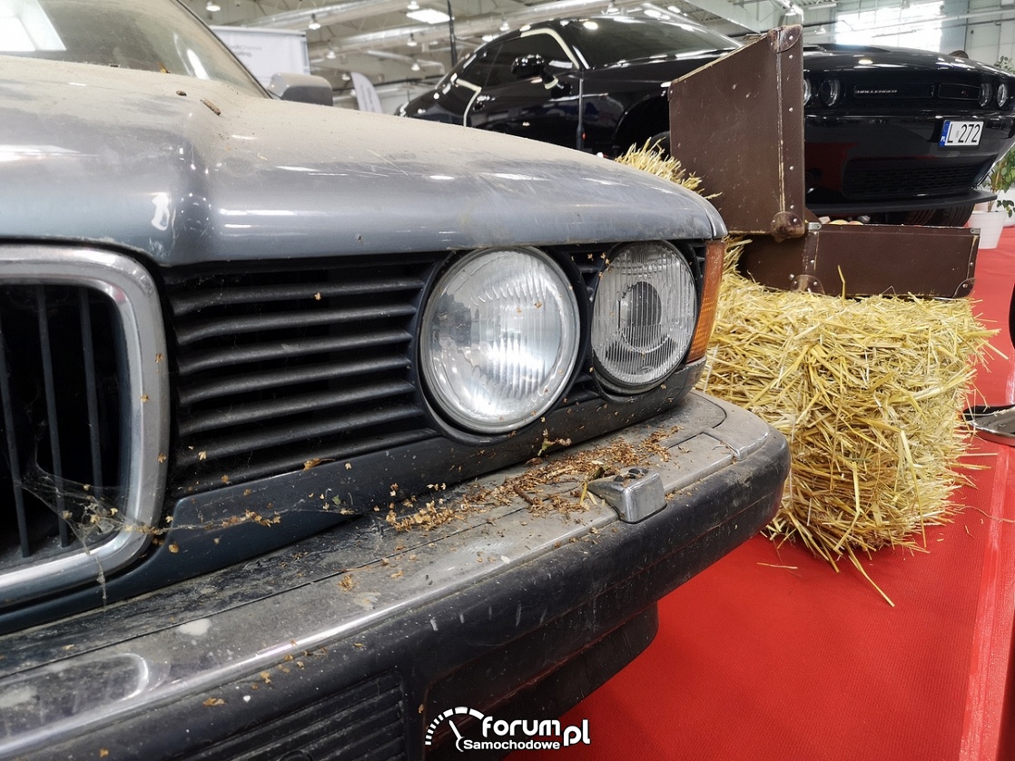 BMW ze stodoły, zapomniane auto