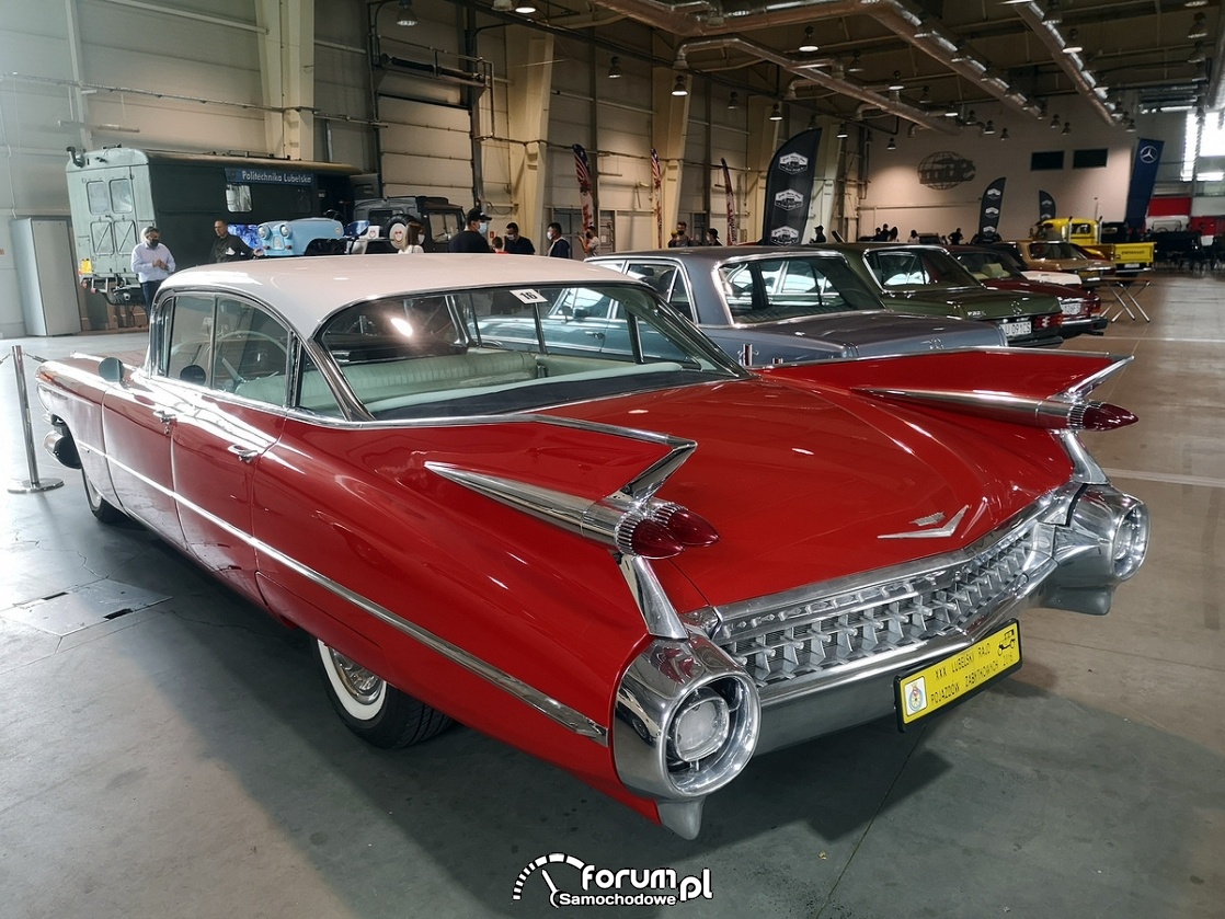 Cadillac de Ville, tył
