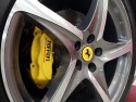 Ferrari FF Pininfarina, alufelgi i żółte zaciski hamulcowe