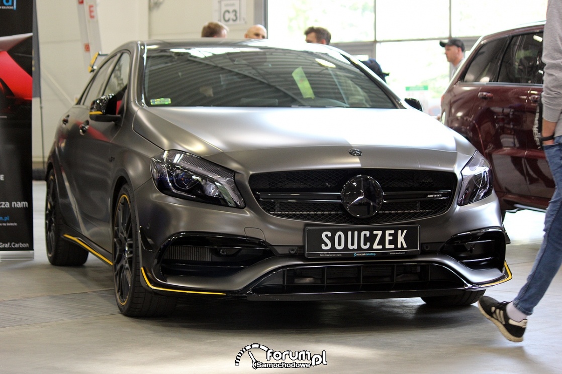 Mercedes A45 AMG, przód