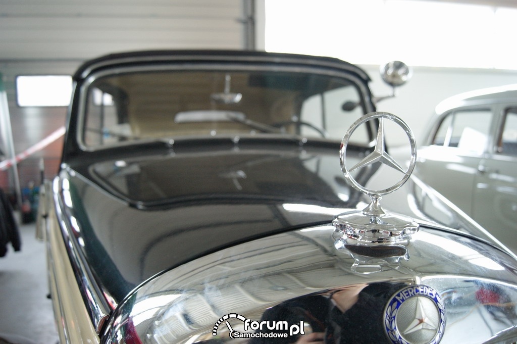 Mercedes-Benz W128 220SE Ponton, 1959 rok, gwiazda ma masce, 2