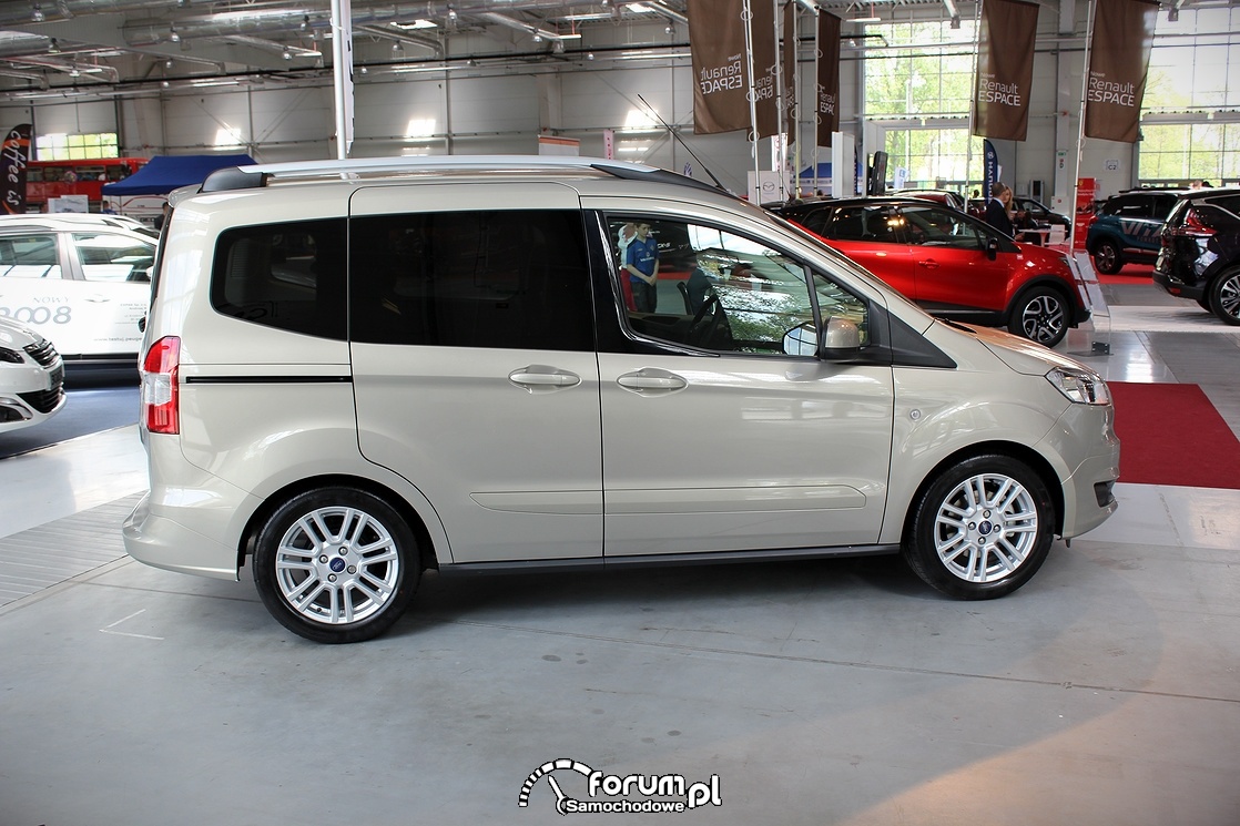 Ford Tourneo Courier, bok