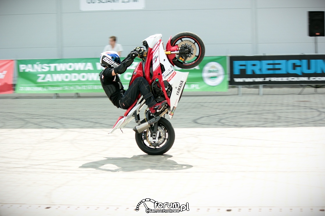 Jazda na tylnym kole, stunt motocyklowy