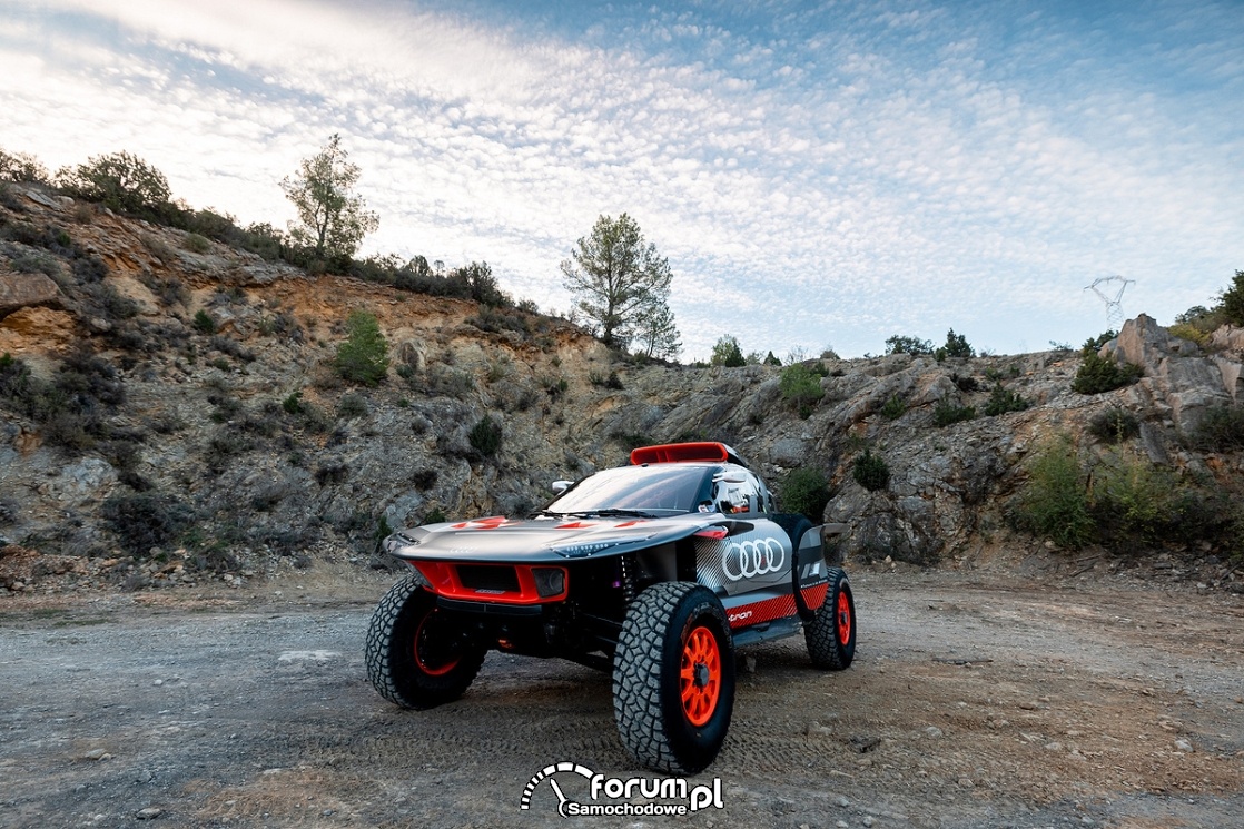 Audi RS Q e-tron: innowacyjny prototyp z nowymi ulepszeniami