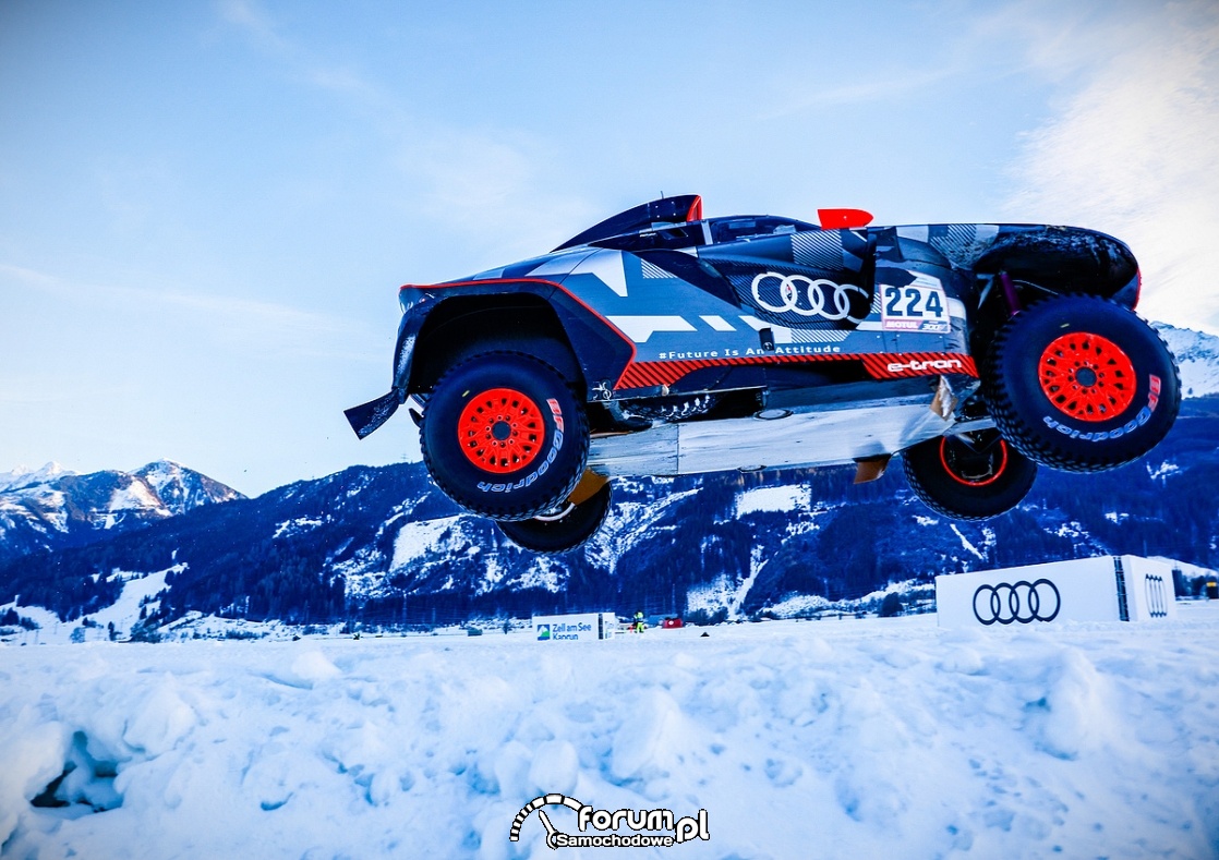 Ken Block zachwycony Audi RS Q e-tron