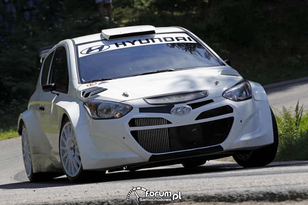 Thierry Neuville kierowcą Hyundaia i20 WRC w 2014r.