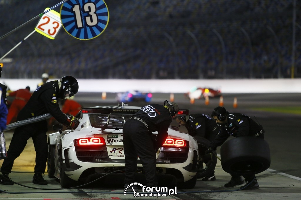 Audi na torze w Daytona zdobywa pierwsze i drugie miejsce
