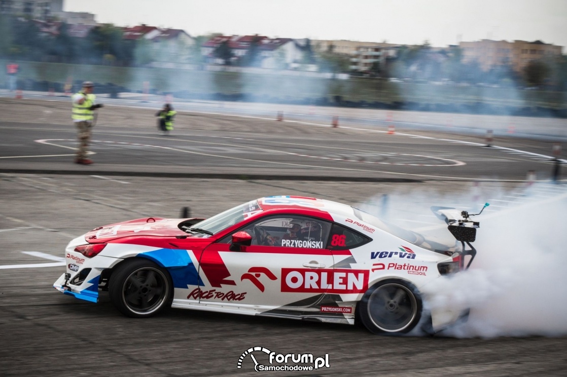 Toyota GT86, drift, bok, Kuba Przygoński