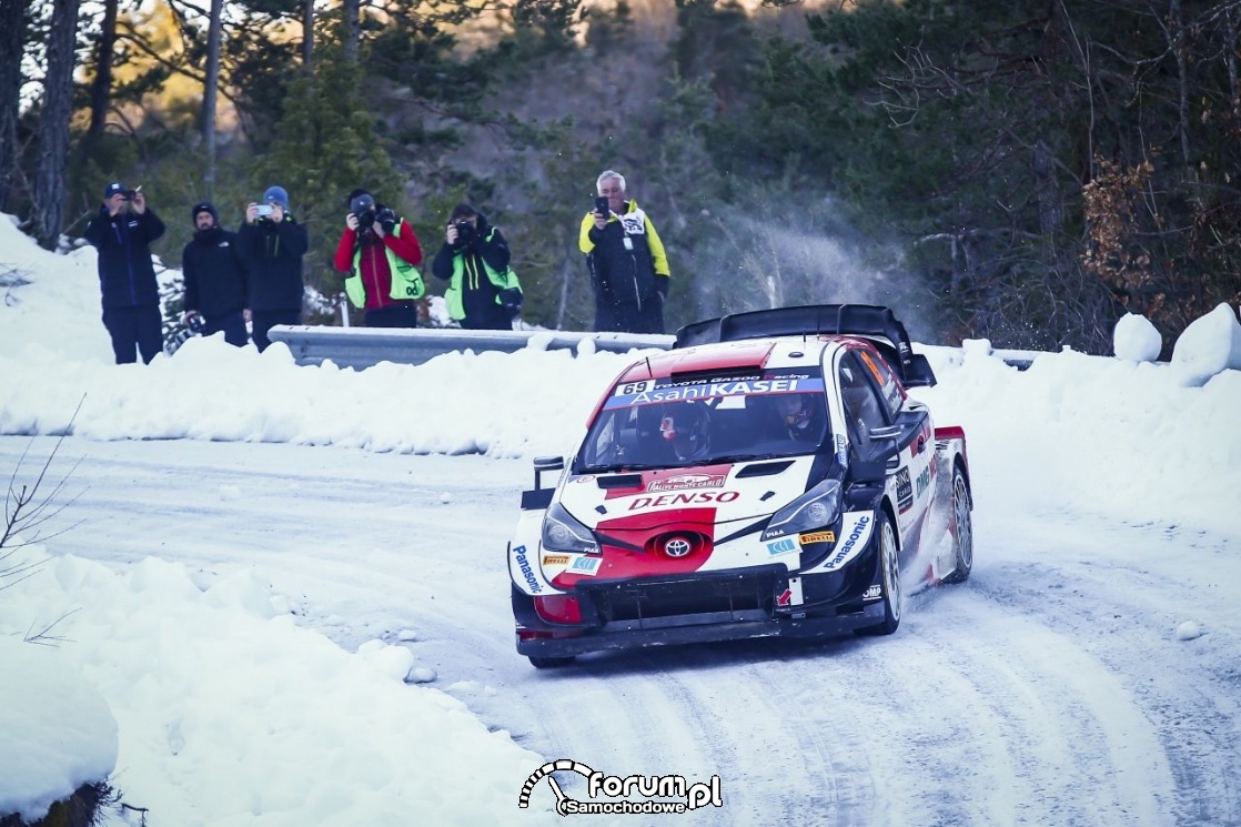 Toyota Yaris WRC, zima, zakręt
