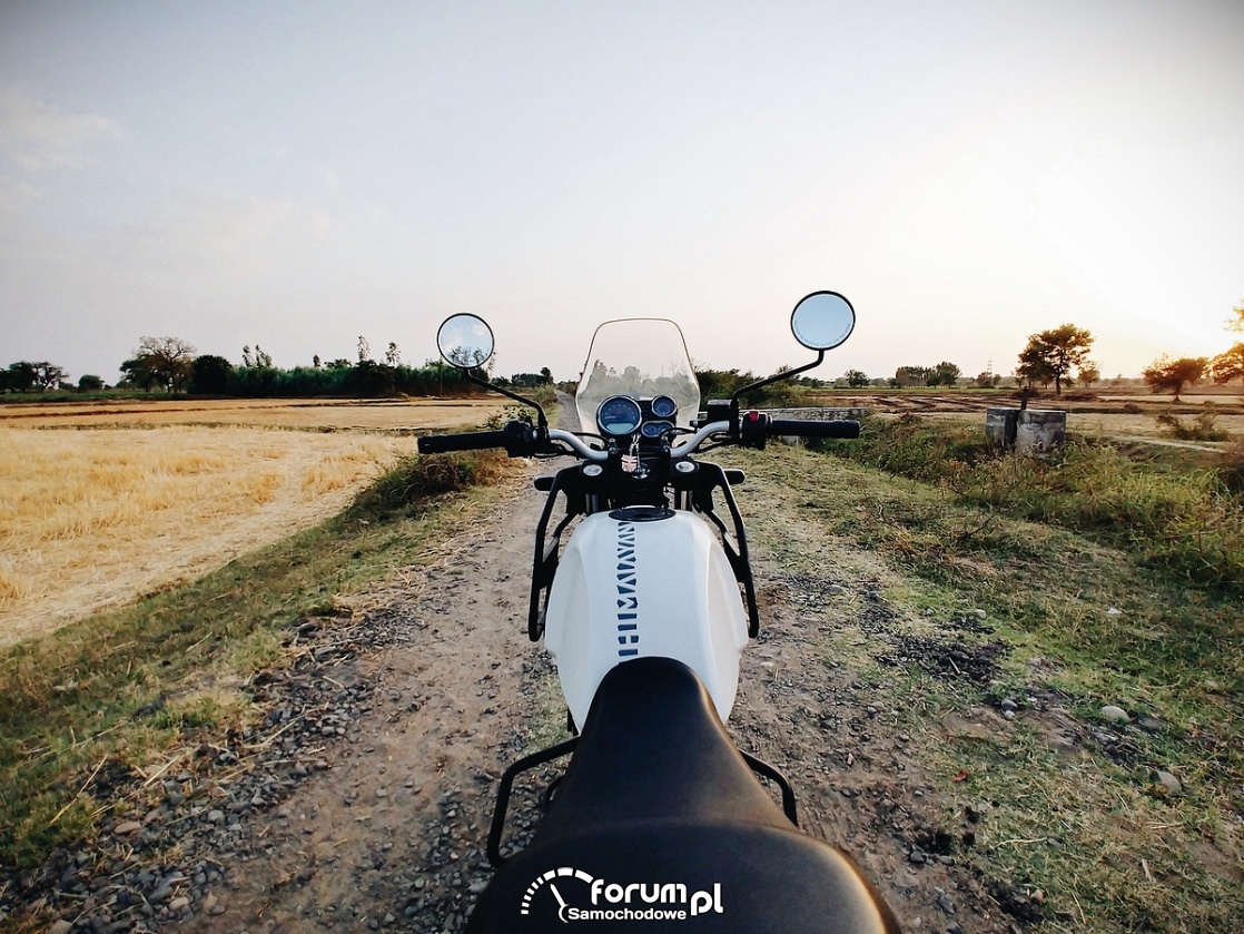 Motorem po bezdrożach