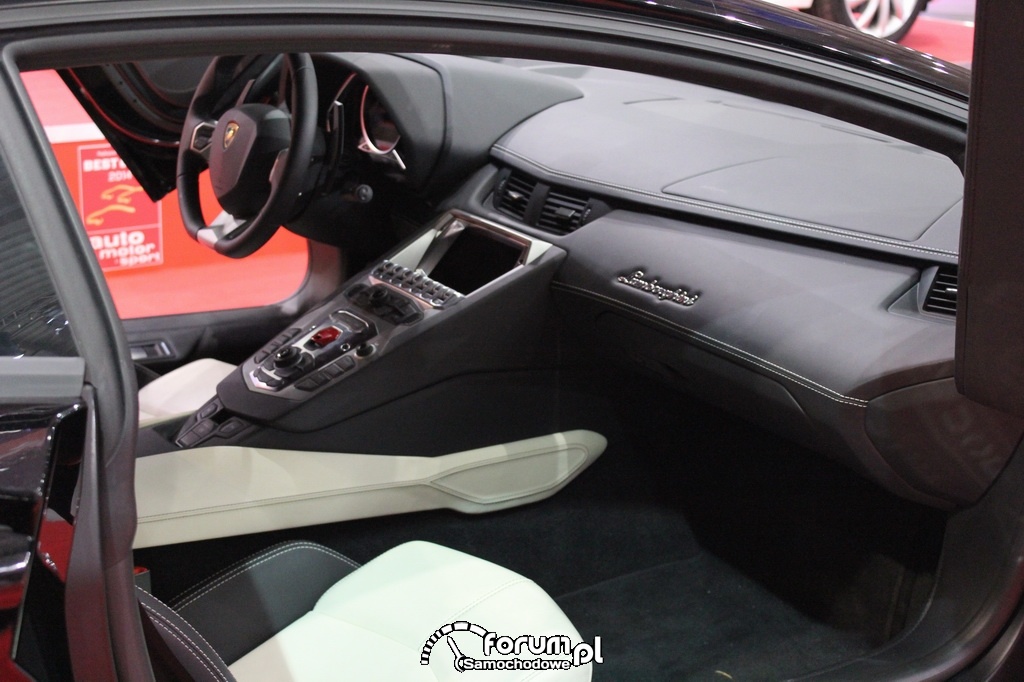Lamborghini Aventador, wnętrze