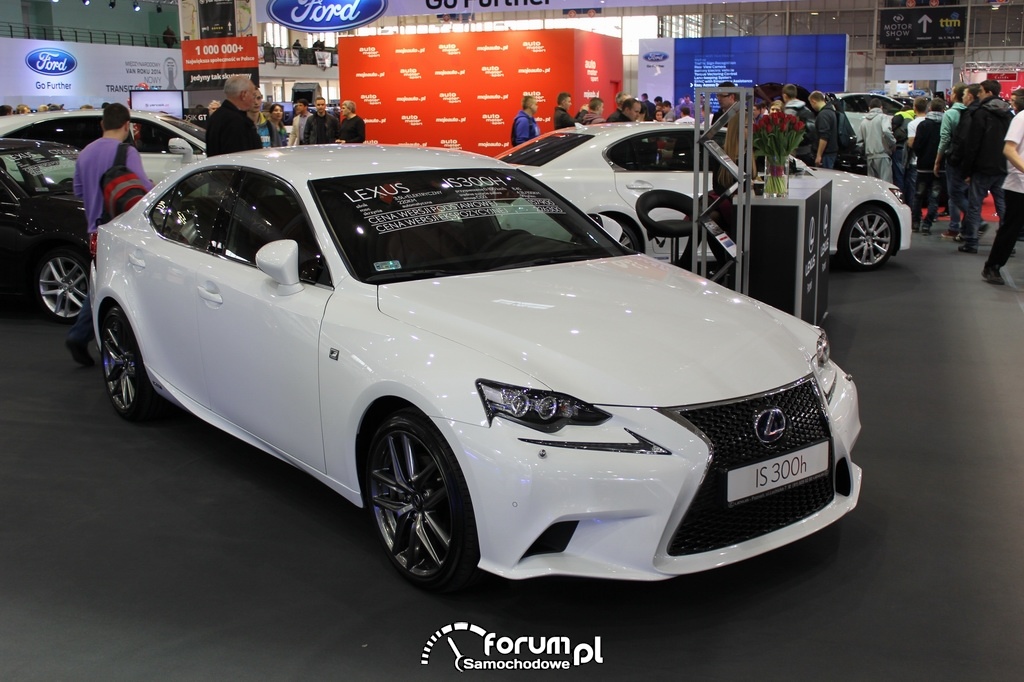 Lexus IS300h zdjęcie Motor Show 2014