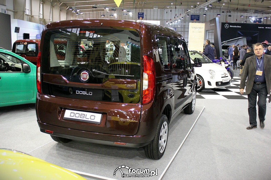 Fiat Doblo, tył zdjęcie Motor Show 2015 Poznań