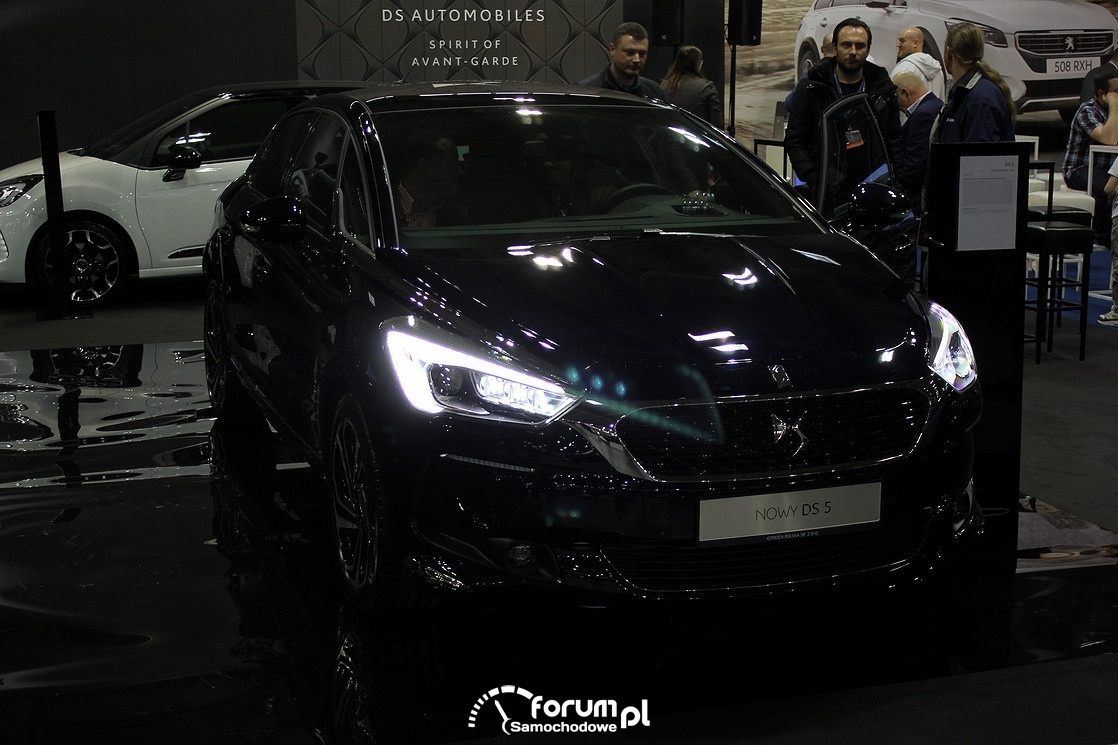 Światła LED nowego Citroena DS5