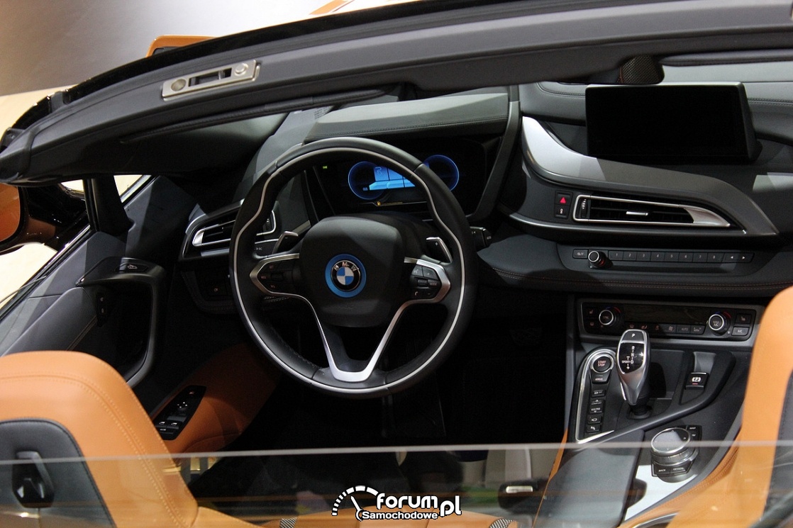 BMW i8 Roadster, wnętrze