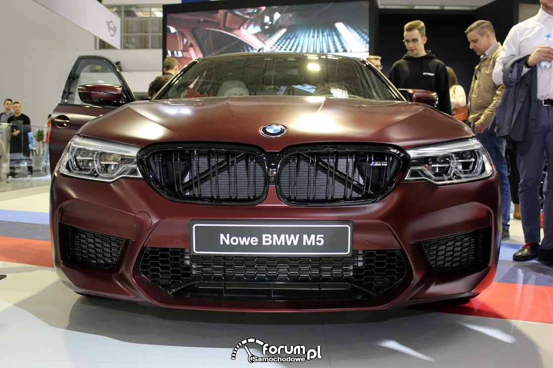 BMW M5, przód
