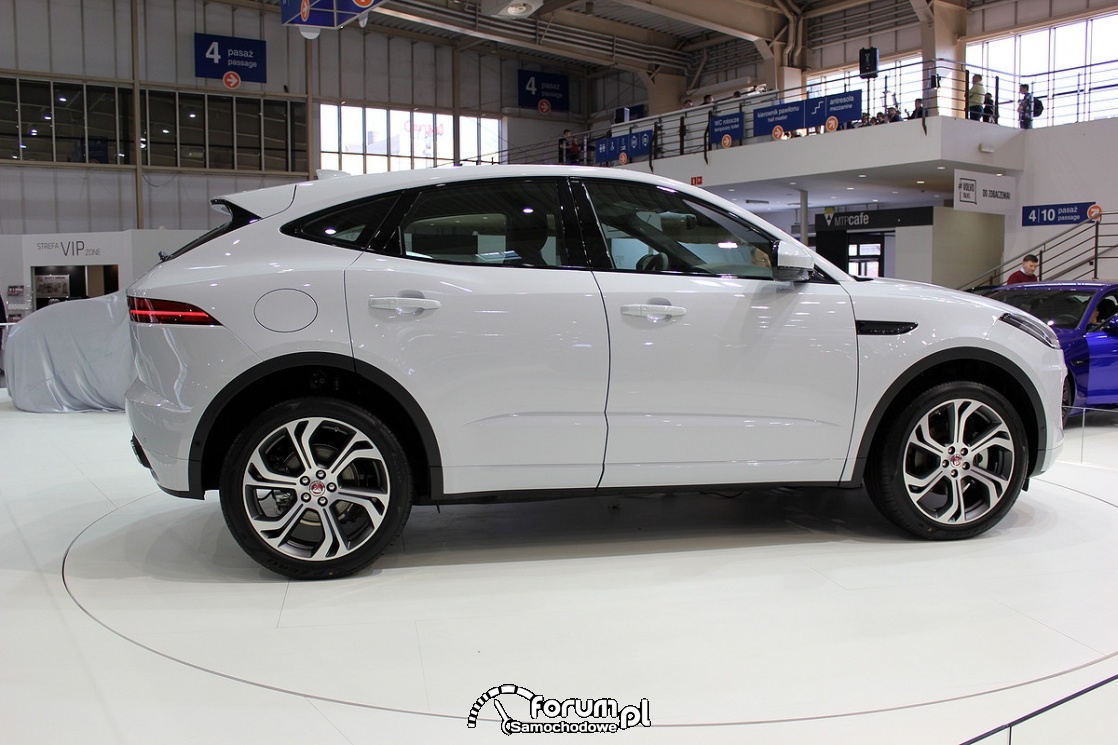 Jagual E-Pace, bok