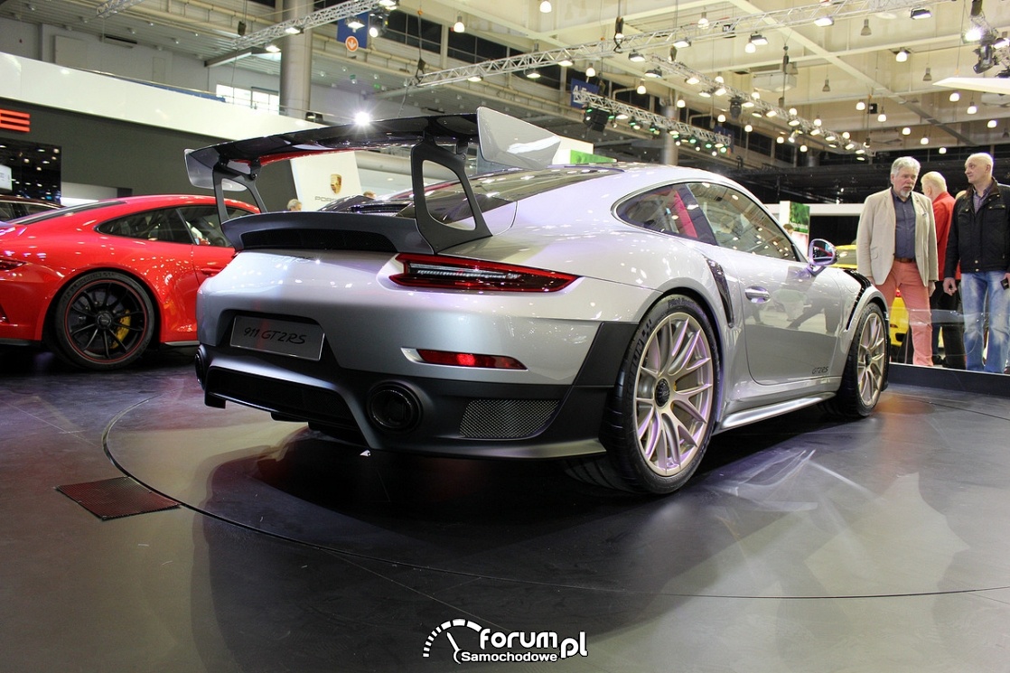 Porsche 911 GT2RS, tył zdjęcie Motor Show 2018 Poznań