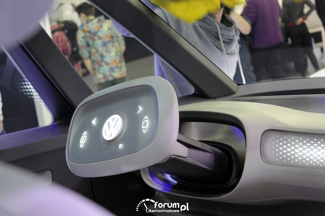 Volkswagen I.D. BUZZ, kierownica multimedialna
