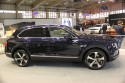 Bentley Bentayga V8, bok