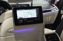 BMW X7 M50d, tablet dla pasażera siedzącego z tyłu