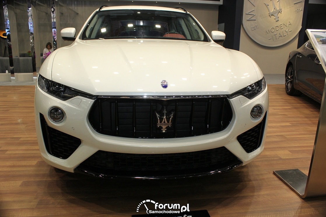 Maserati Levante, przód