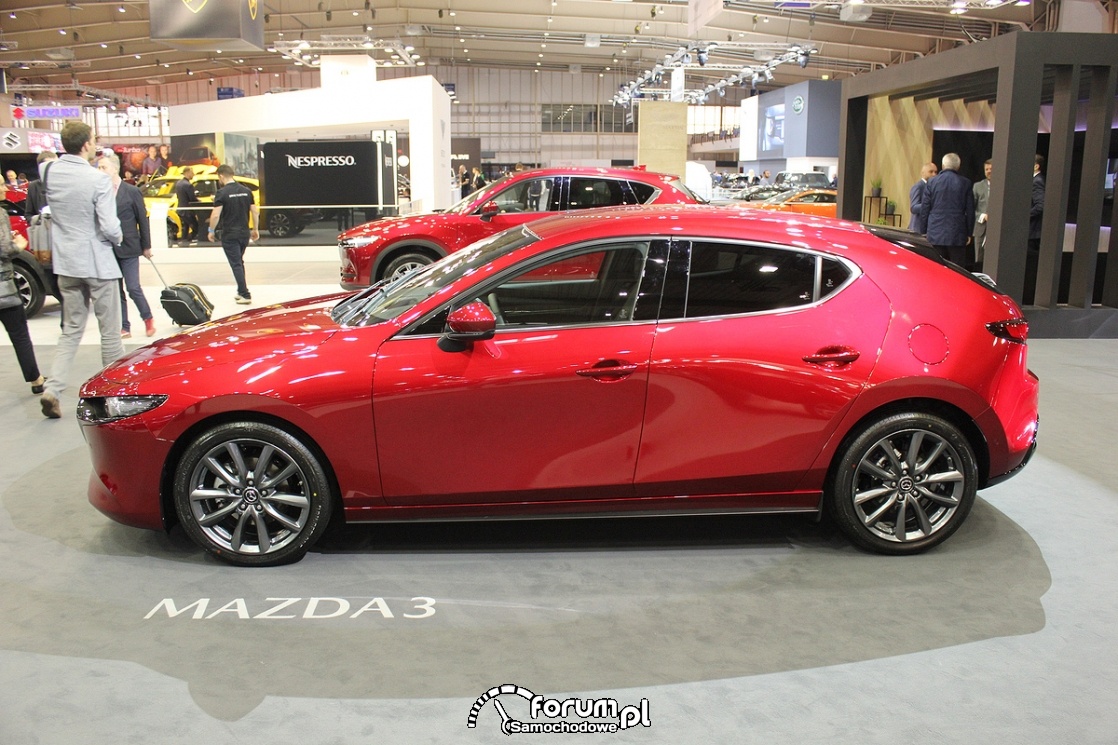 Mazda 3, bok