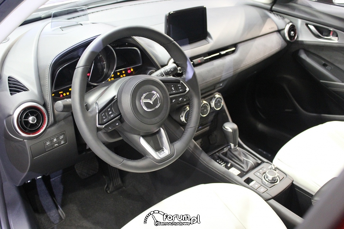 Mazda 3, wnętrze, kierownica multimedialna zdjęcie Motor