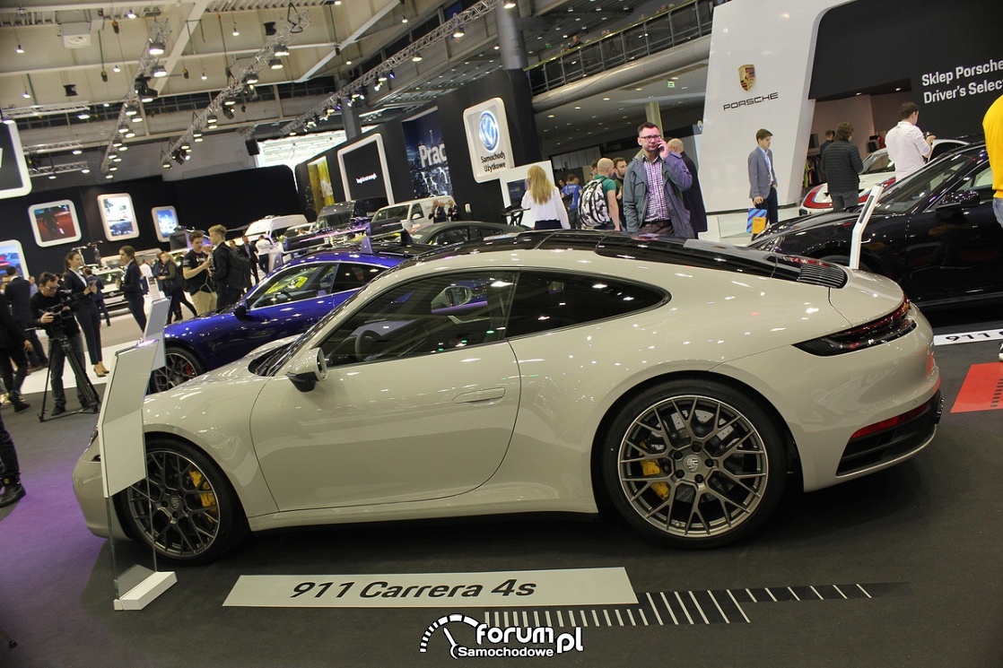 Porsche 911 Carrera 4S, bok