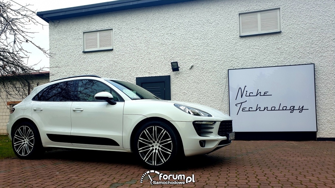 Chwalę się swoim Porsche Macan