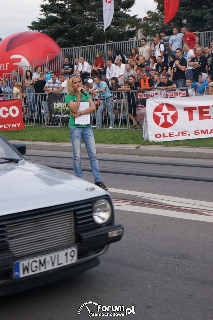 Anita Kozłowska, radio Eska, prowadząca imprezę, 2