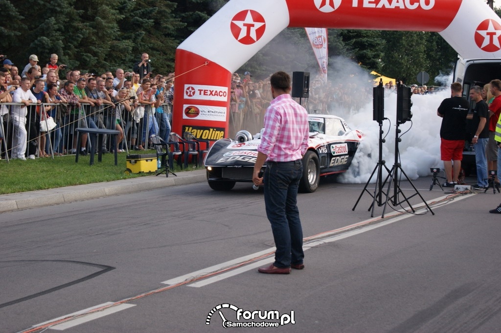 Rozgrzewanie opon, Chevrolet Corvette 4x4 Turbo