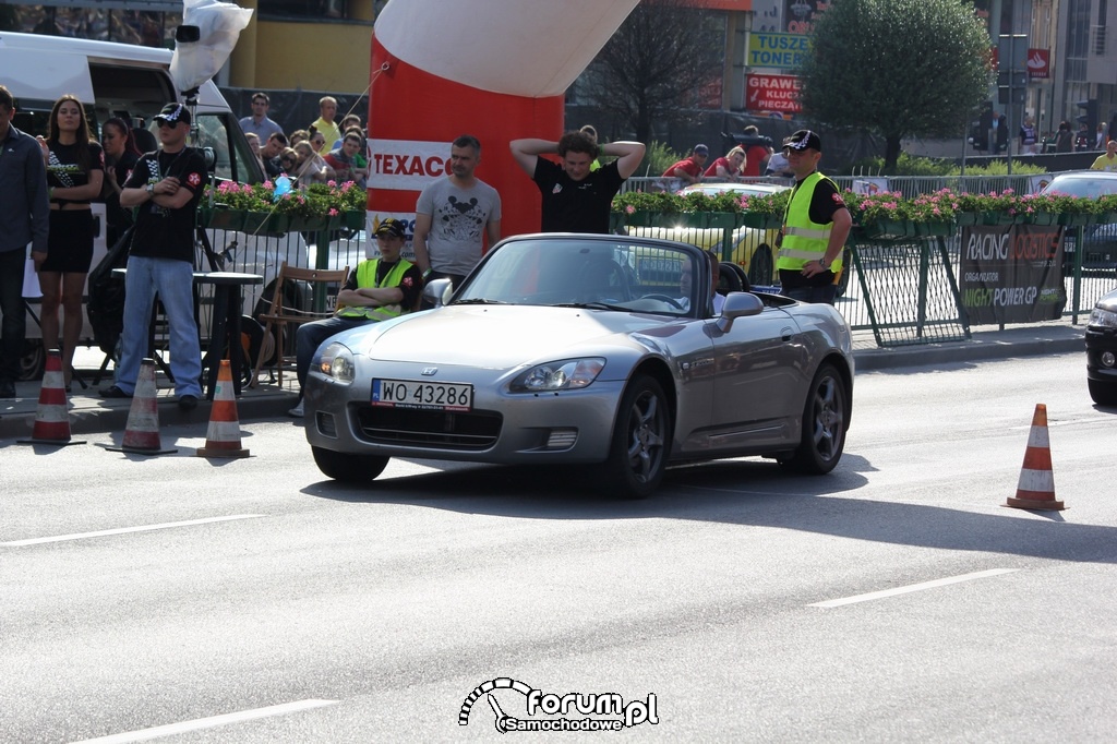 Honda S2000, 1-8 mili, start