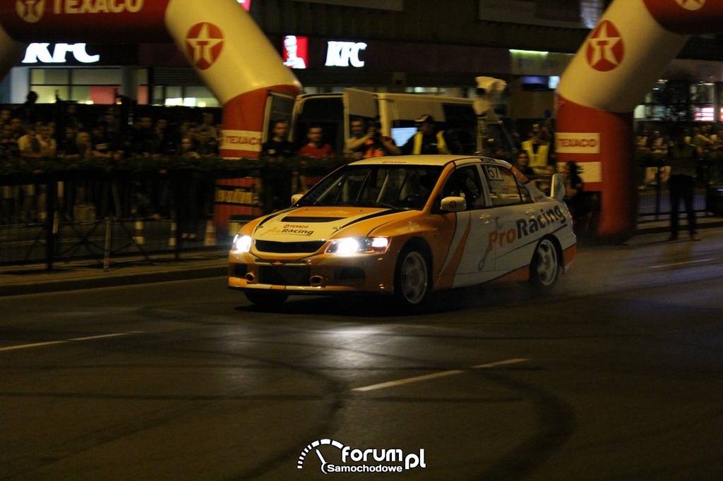 Mitsubishi Lancer Evolution, 18 mili zdjęcie Night